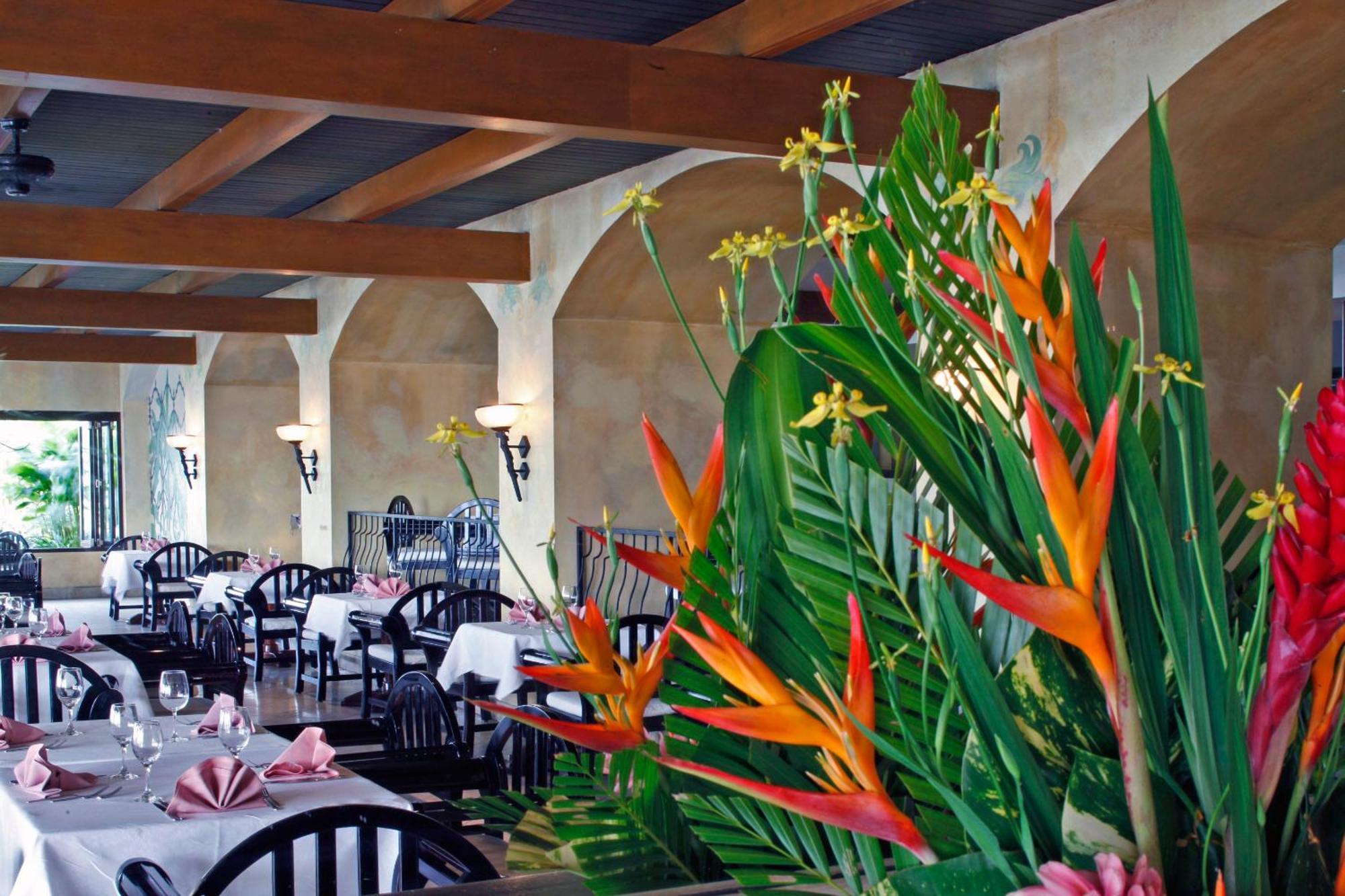 منتجع ذا وارويك فيجي كوروليفو المظهر الخارجي الصورة Interior of the restaurant