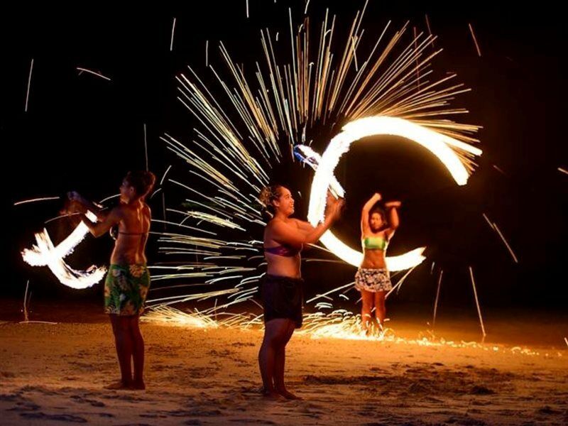 منتجع ذا وارويك فيجي كوروليفو المظهر الخارجي الصورة Luau performers